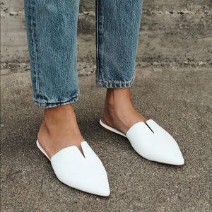 Crocodile embossed pointed toe slides